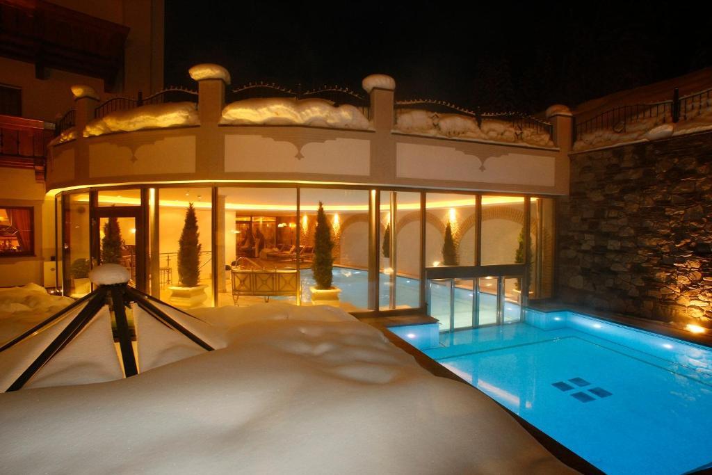 Savoy Dolomites Luxury & Spa Hotel Selva di Val Gardena Exteriör bild