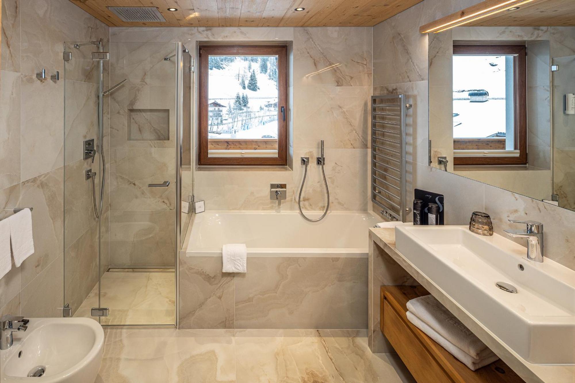 Savoy Dolomites Luxury & Spa Hotel Selva di Val Gardena Exteriör bild