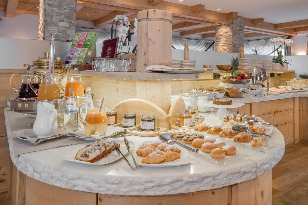 Savoy Dolomites Luxury & Spa Hotel Selva di Val Gardena Exteriör bild