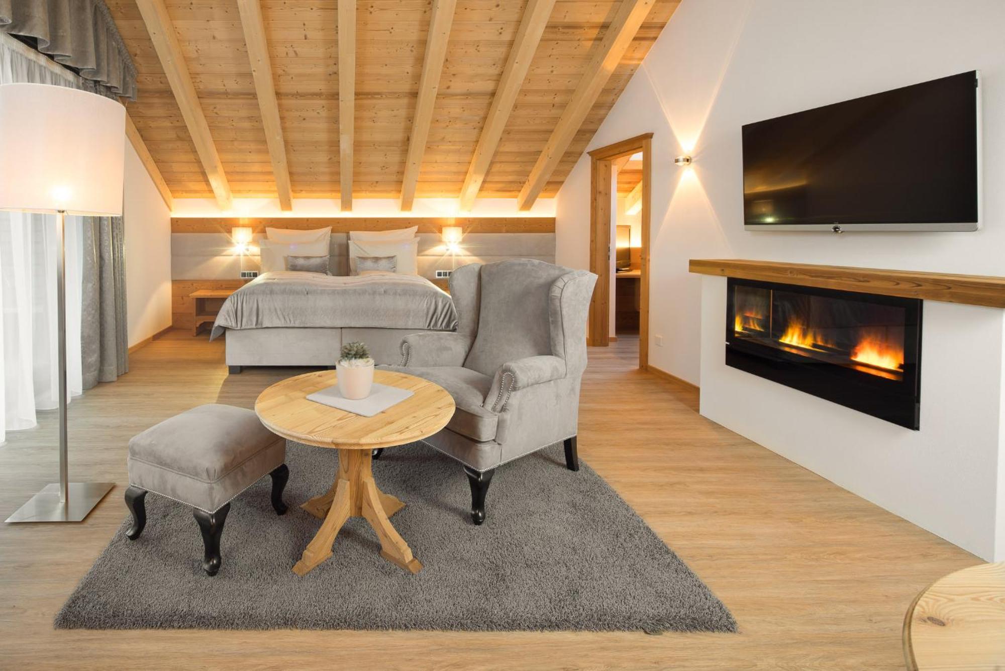 Savoy Dolomites Luxury & Spa Hotel Selva di Val Gardena Exteriör bild